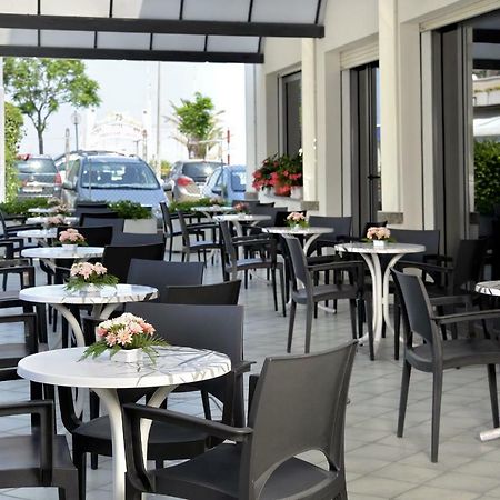 Hotel Ciondolo D'Oro Ρίμινι Εξωτερικό φωτογραφία